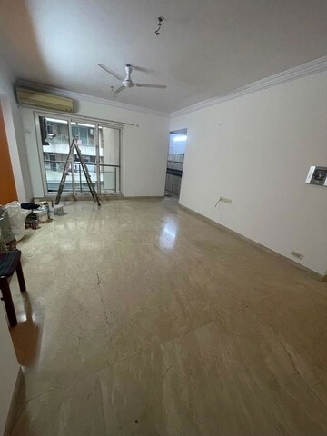 Room in 3 BHK Apartment at Bandra West – for Rent