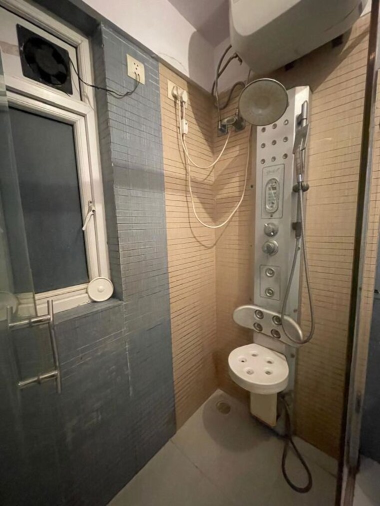 Bathroom, bandra west 3 Bedroom 1070 Sq.Ft. Apartment In Bandra West Mumbai 10014833