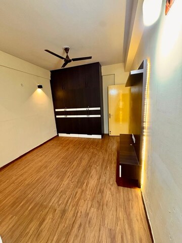 Furnished Amenities in 3 BHK Apartment at Wave Executive Floors, Wave City – for Rent