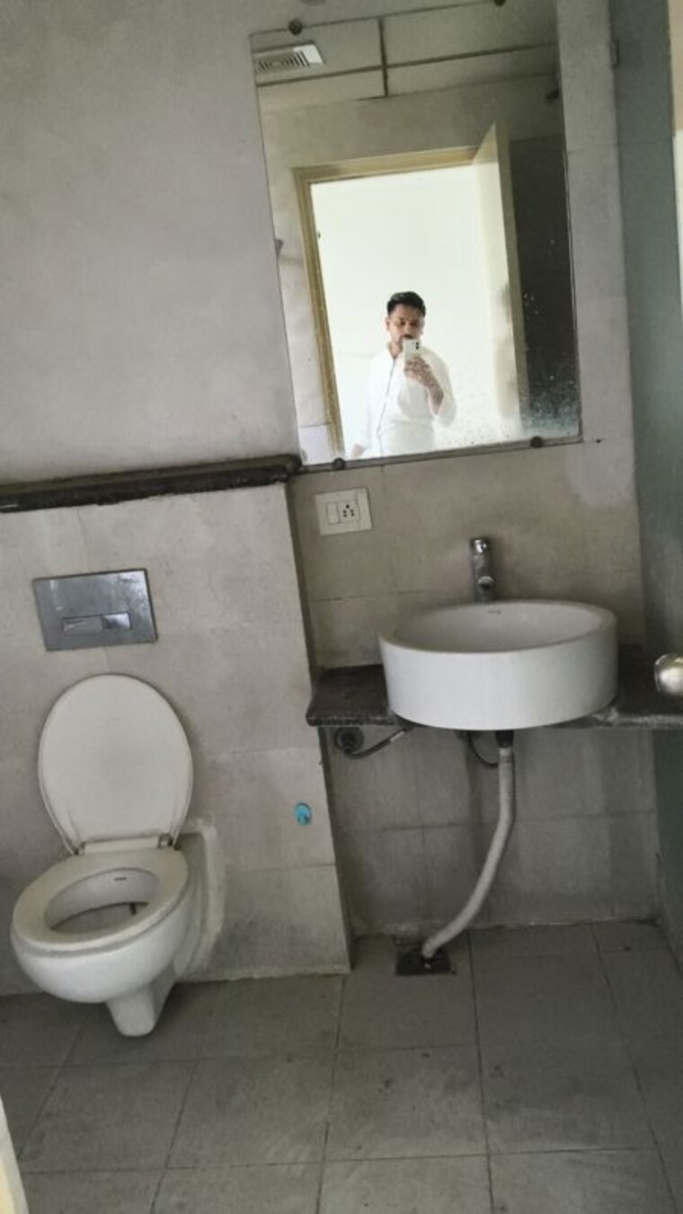 Bathroom, gaurs-cascades 2 Bedroom 881 Sq.Ft. Apartment In Raj Nagar Extension Ghaziabad 10014999