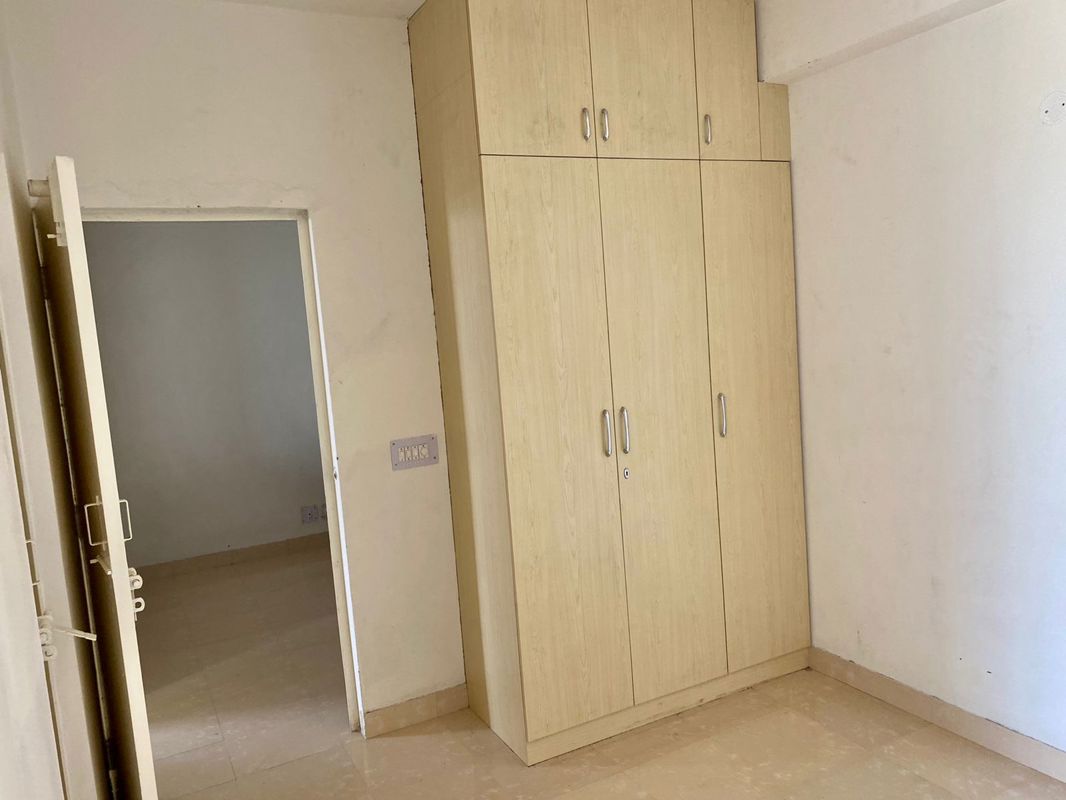 3 BHK + Servant Room Apartment For Sale in Imperia Esfera