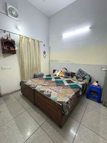 Bedroom in 1 BHK Builder Floor at DLF Vibhuti Khand, Gomti Nagar – for Rent