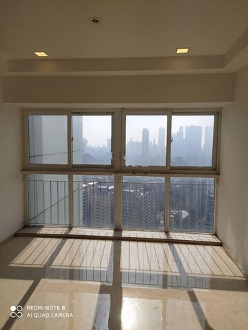 2 BHK Apartment For Rent in Ruparel Ariana, Parel