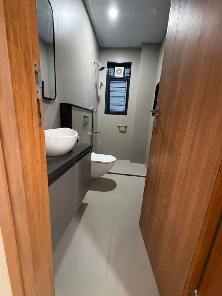 Bathroom, hsr layout 3 Bedroom 1800 Sq.Ft. Builder Floor In Hsr Layout Bangalore 10015097