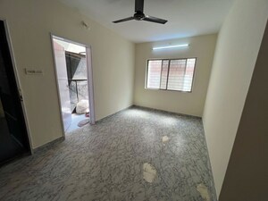 Room in 2 BHK Apartment at Tingre Nagar – for Sale