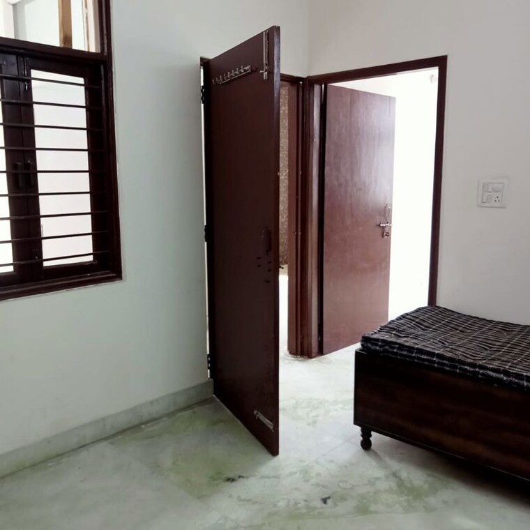 Room, adchini 3 Bedroom 900 Sq.Ft. Apartment In Adchini Delhi 10015136