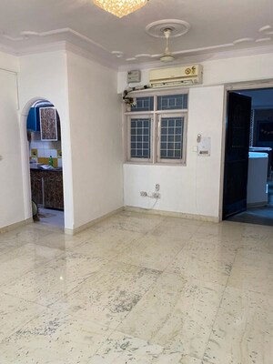Room in 2.5 BHK Builder Floor at Ahinsa Khand 2 – for Sale