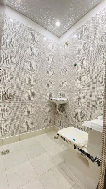 Bathroom in 2.5 BHK Builder Floor at Ahinsa Khand 2 – for Sale