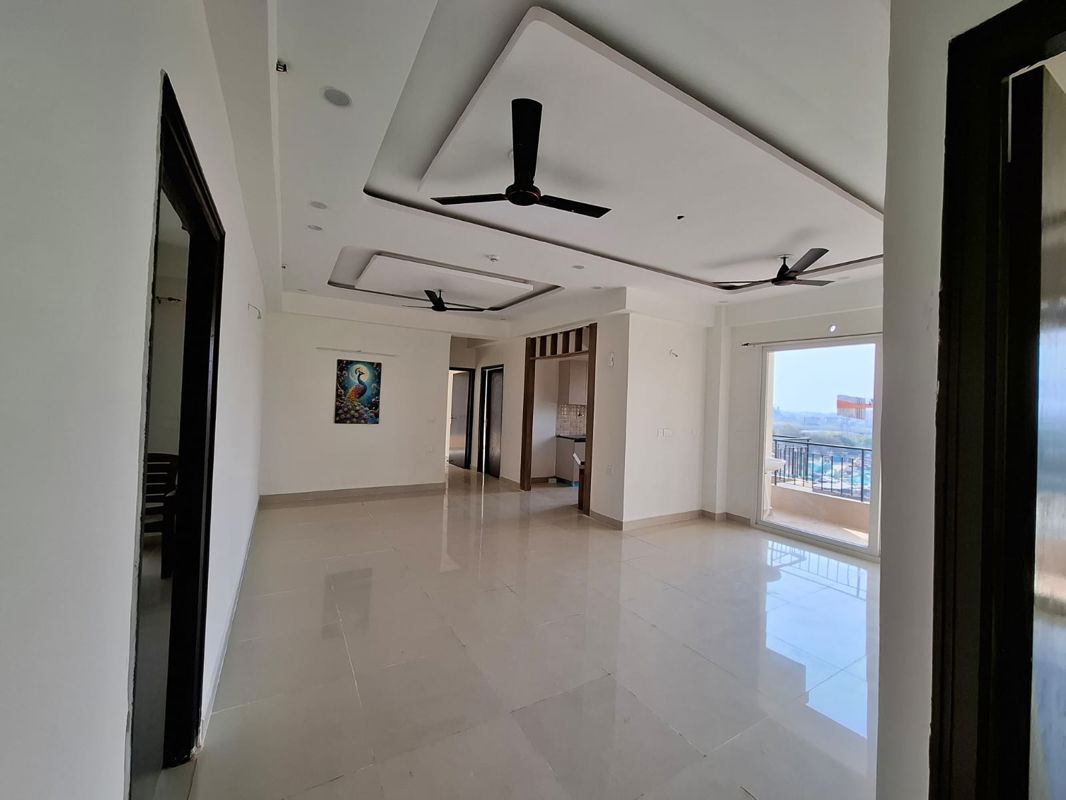 2 BHK + Study Room Apartment For Rent in Ajnara Grand Heritage
