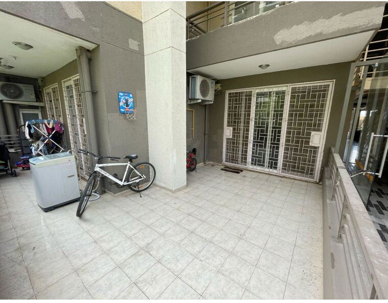 Balcony, tulip-violet 3 Bedroom 1608 Sq.Ft. Apartment In Sector 69 Gurgaon 10015293