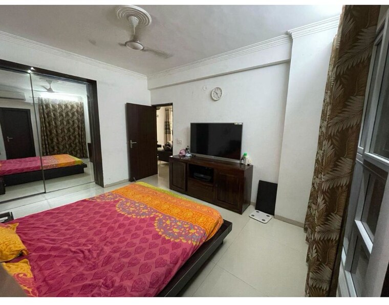 Bedroom, tulip-violet 3 Bedroom 1608 Sq.Ft. Apartment In Sector 69 Gurgaon 10015293
