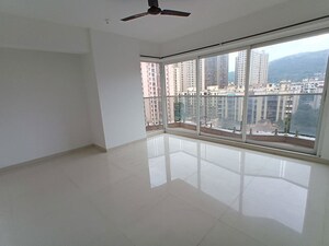 Room in 3 BHK Apartment at Soham Crystal Spires, Thane West – for Rent