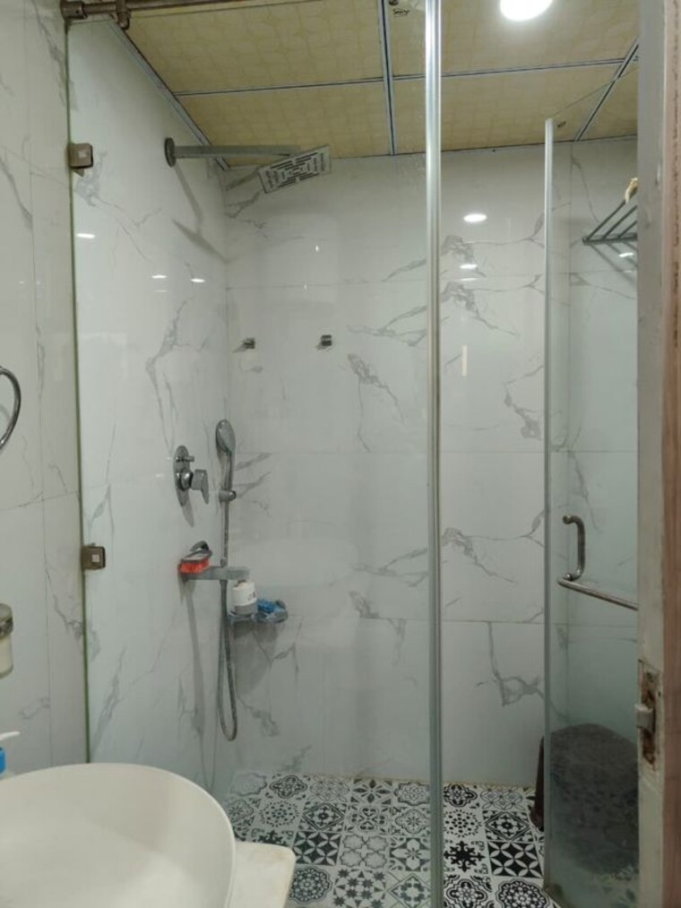 Bathroom, gaur-city-2-11th-avenue 3.5 Bedroom 1420 Sq.Ft. Apartment In Sector 16c Greater Noida Greater Noida 10015379