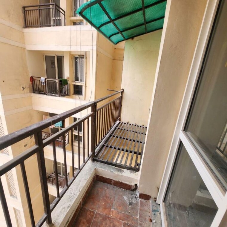Balcony, jaypee-greens-kosmos 2 Bedroom 949 Sq.Ft. Apartment In Sector 134 Noida 10017972
