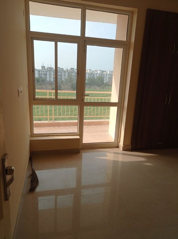 Room, milakpur 3 Bedroom 1200 Sq.Ft. Apartment In Milakpur Bhiwadi 9995327