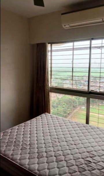 Room in 2 BHK Apartment at The Wadhwa Atmosphere, Mulund West – for Rent