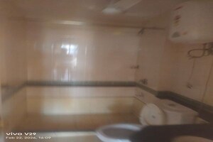 Furnished Amenities in 4 BHK Apartment at DLF Westend Heights, Sector 53 – for Rent