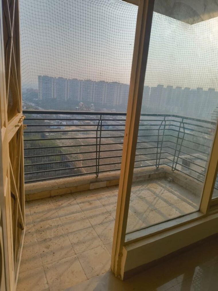 Balcony, tulip-white 3 Bedroom 1326 Sq.Ft. Apartment In Sector 69 Gurgaon 10018357