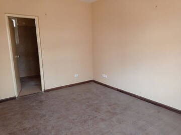 Room in 3 BHK Apartment at Terra Heritage, Alwar Bypass Road – for Sale