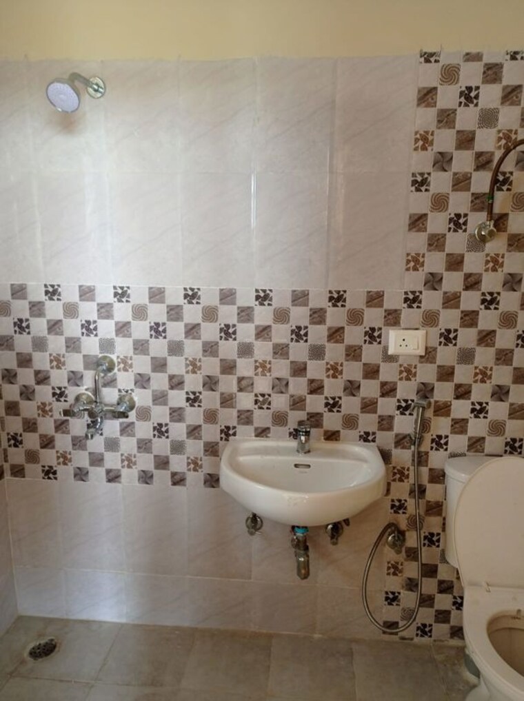 Bathroom, terra-heritage 3 Bedroom 1450 Sq.Ft. Apartment In Alwar Bypass Road Bhiwadi 10018115