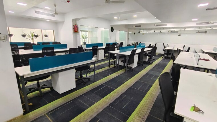 Team Area, andheri east Commercial Office Space 900 Sq.Ft. In Andheri East Mumbai 10018166