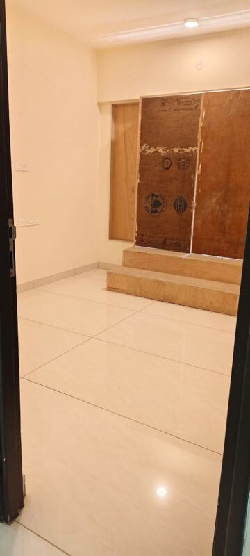 Room in 2 BHK Apartment at Malad West – for Sale