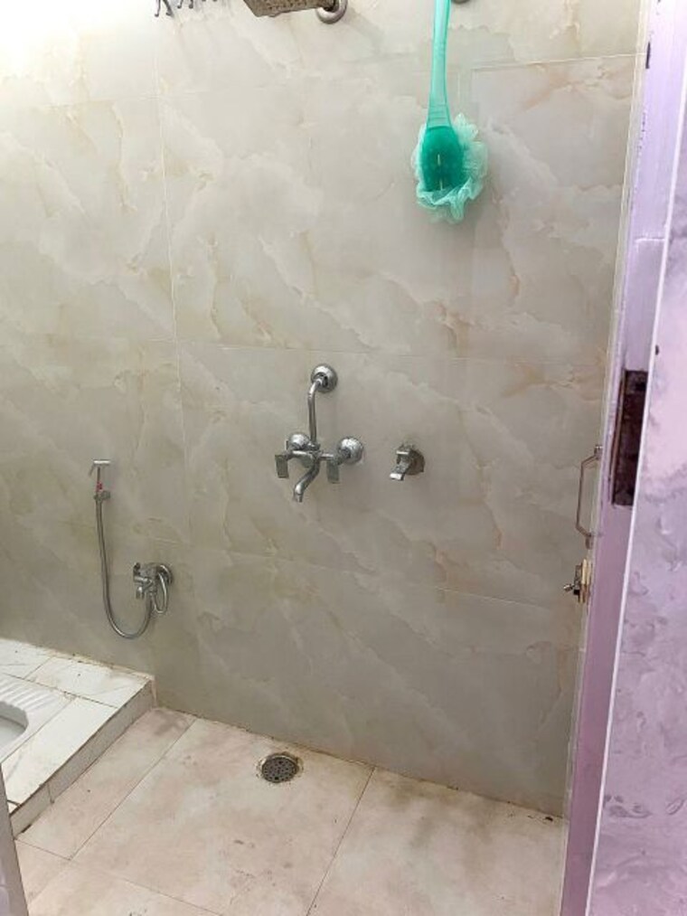 Bathroom, dhakoli 6 Bedroom 175 Sq.Yd. Independent House In Dhakoli Zirakpur 10018169