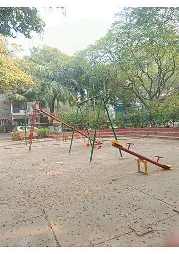 Plot Area in 3 BHK Builder Floor at Sector 46 – for Rent