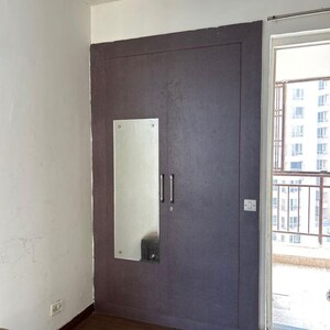 Room in 2 BHK Apartment at Jaypee Greens Kosmos, Sector 134 – for Rent