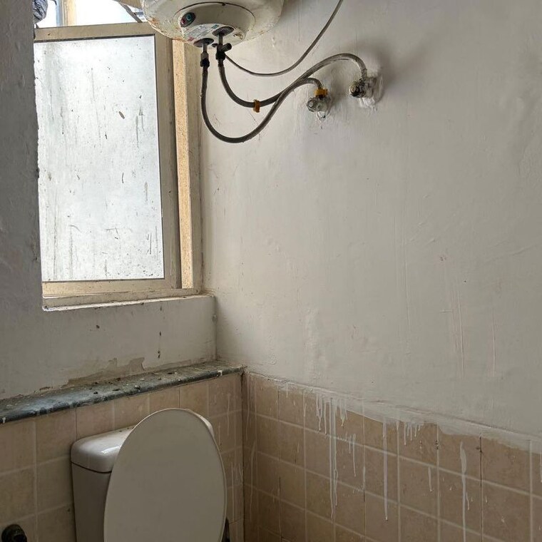 Bathroom, jaypee-greens-kosmos 2 Bedroom 945 Sq.Ft. Apartment In Sector 134 Noida 10018444