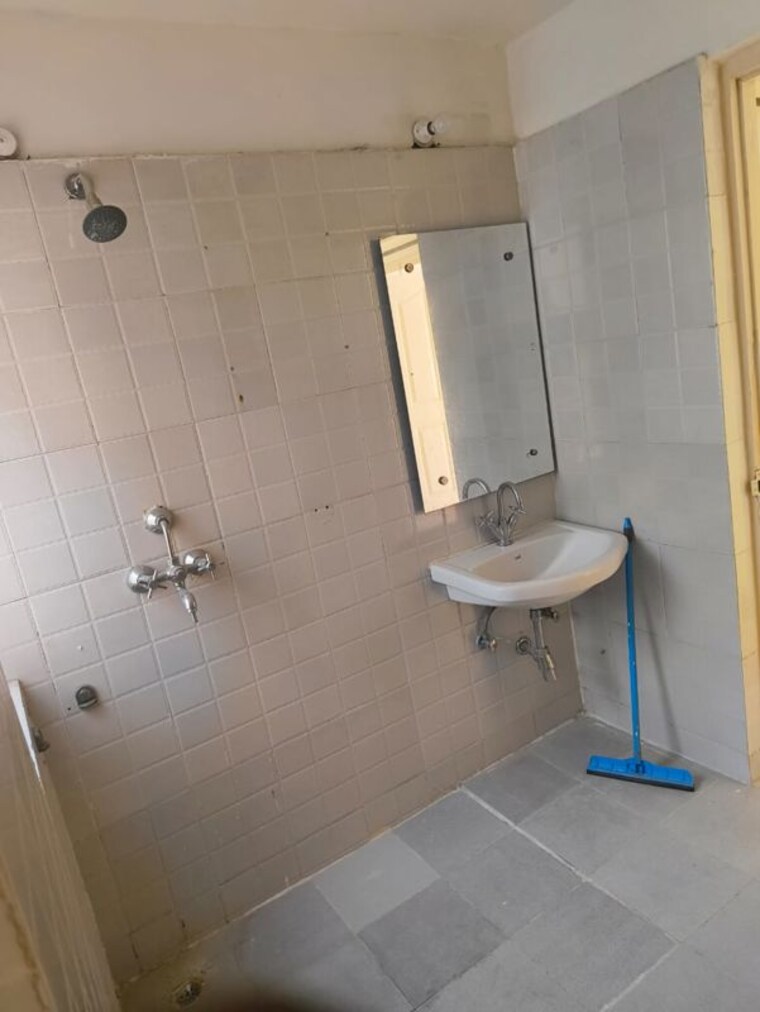 Bathroom, tulip-white 3 Bedroom 1326 Sq.Ft. Apartment In Sector 69 Gurgaon 10018508