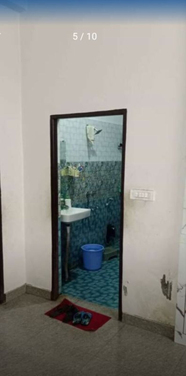 Bathroom, mu 2 greater noida 1 Bedroom 40 Sq.Mt. Independent House In Mu 2 Greater Noida Greater Noida 10018529