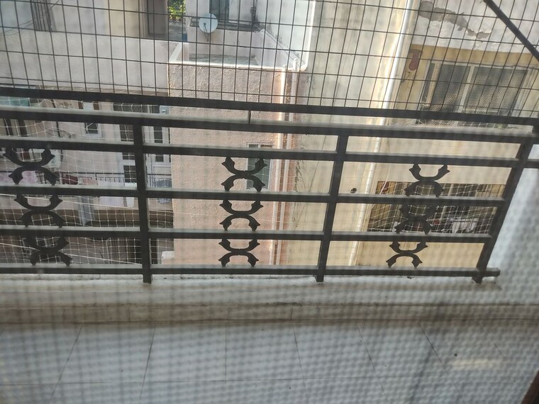 Balcony, navjeevan vihar 4 Bedroom 600 Sq.Yd. Builder Floor In Navjeevan Vihar Delhi 10018550