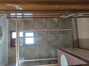 Attached Bathroom in 4 BHK Builder Floor at Navjeevan Vihar – for Rent