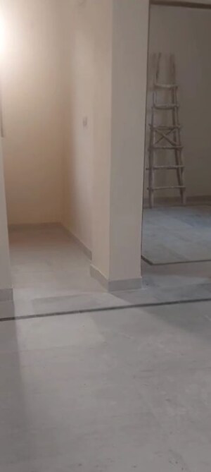 Room in 1 BHK Independent House at Mu 2 Greater Noida – for Rent