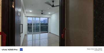 Room in 2 BHK Apartment at One Indiabulls Thane, Pokhran Road No Two – for Rent