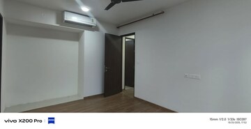 Room in 2 BHK Apartment at One Indiabulls Thane, Pokhran Road No Two – for Rent