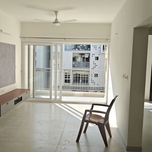 Building Lobby in 3.5 BHK Apartment at Prestige Misty Waters, Coffee Board Layout – for Rent