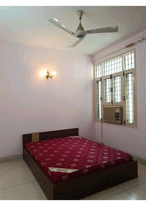 Bedroom in 3 BHK Builder Floor at Sector 46 – for Rent