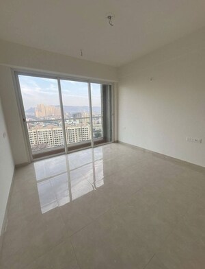 Room in 3 BHK Apartment at Indiabulls One Indiabulls, Pokhran Road No Two – for Rent