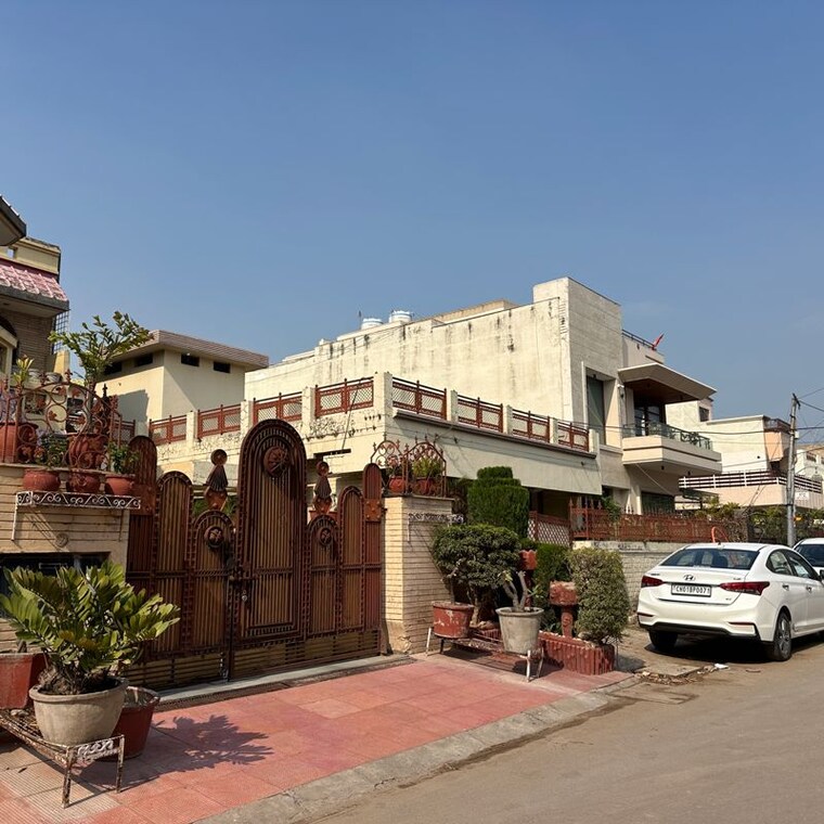 Exterior View, sector 10 4 Bedroom 350 Sq.Yd. Independent House In Sector 10 Panchkula 10012551