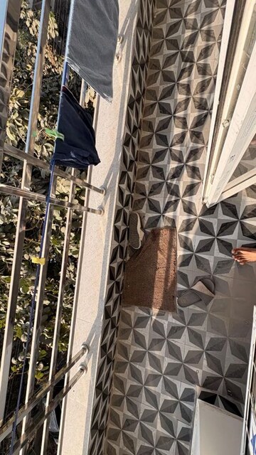 Balcony in 2 BHK Builder Floor at Sector 40 – for Rent