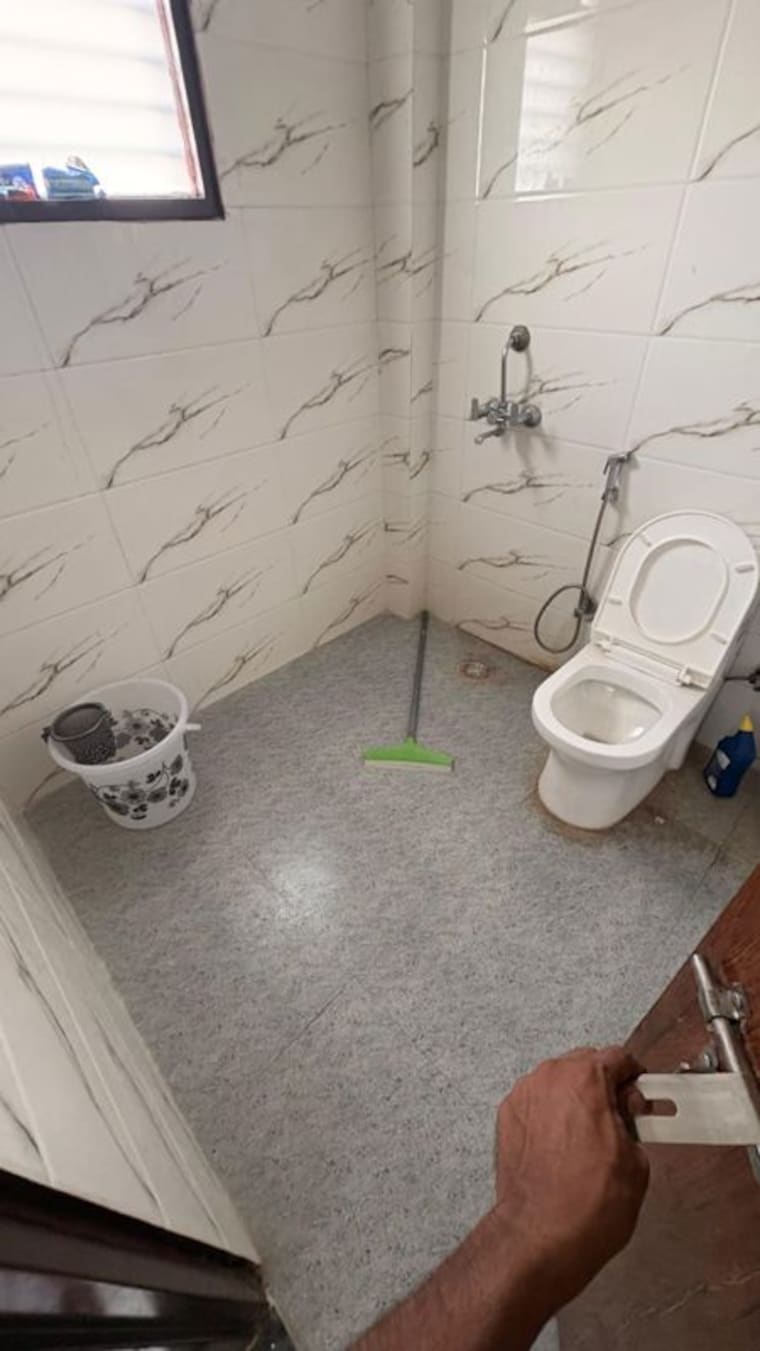 Bathroom, sector 40 2 Bedroom 1200 Sq.Ft. Builder Floor In Sector 40 Gurgaon 10018625
