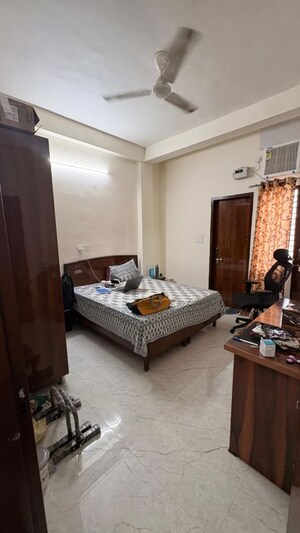 Living Room in 2 BHK Builder Floor at Sector 40 – for Rent