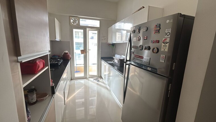 Kitchen, oberoi-realty-woods 2.5 Bedroom 900 Sq.Ft. Apartment In Goregaon East Mumbai 10018626