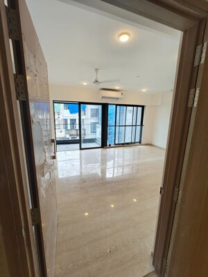 Hall in 3 BHK Apartment at S Raheja Silver Rock, Bandra West – for Rent