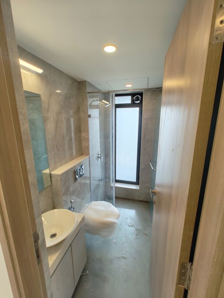 Bathroom, s-raheja-silver-rock 3 Bedroom 1293 Sq.Ft. Apartment In Bandra West Mumbai 10018324