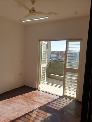 Room in 4 BHK Apartment at Ganga Legend, Bavdhan – for Rent