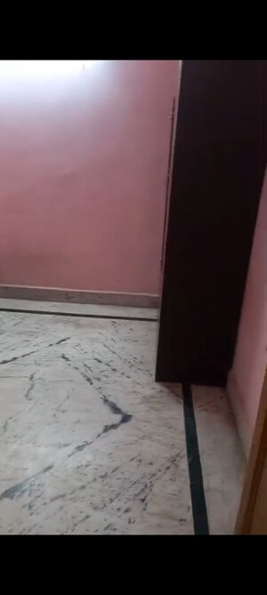 Room in 1 BHK Independent House at Alpha Ii Greater Noida – for Rent