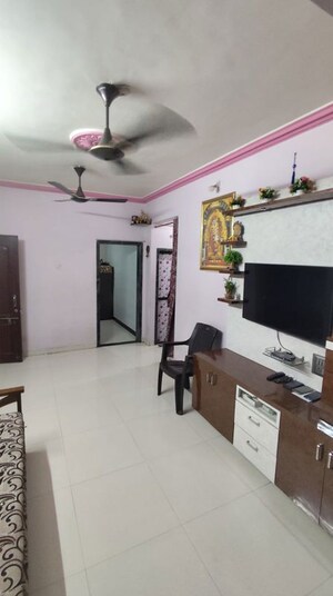Team Area in 1 BHK Apartment at Rishab Darshan CHS, Kopar Khairane – for Sale